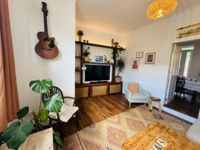 Adorable home in St Annes with parking & garden